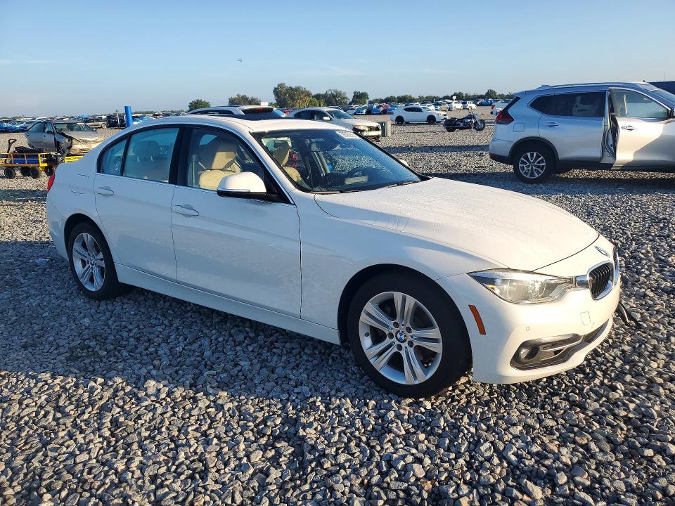 2018 BMW 3er VIN WBA8B9G51JNU98262 COPART salvage auction — FRONT END, FL - CERT OF TITLE SLVG REBUILDABLE, sold $6,500 on 2026-07-31 (photo 4)