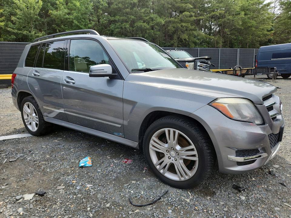 2015 Mercedes-benz Glk-klasse VIN WDCGG0EBXFG374694 COPART salvage auction — MINOR DENT/SCRATCHES, Md - Cert Of Salvage > 75% Damage, sold $3,500 on 2026-07-24 (photo 4)