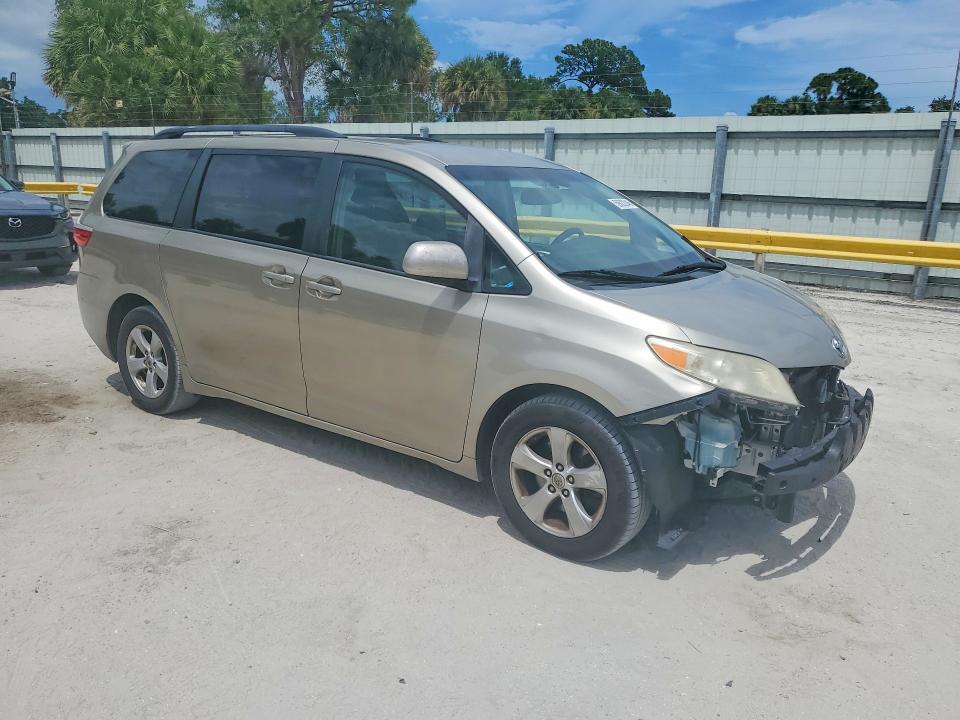 2015 Toyota Sienna VIN 5TDKK3DC2FS624624 COPART salvage auction — FRONT END, Fl - Cert Of Title Slvg Rebuildable, sold $950 on 2026-07-15 (photo 4)