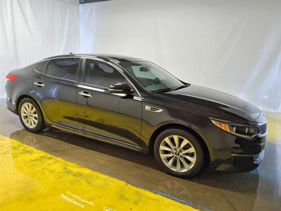 2016 Kia Optima VIN 5XXGU4L38GG086585 COPART salvage auction — MECHANICAL, In - Certificate Of Title, sold $850 on 2026-07-23 (photo 4)
