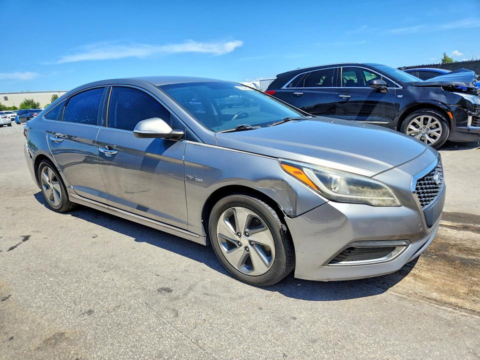 2017 Hyundai Sonata hybrid VIN KMHE34L3XHA069211 COPART salvage auction — REAR END, Fl - Certificate Of Title, sold $1,200 on 2026-07-31 (photo 4)