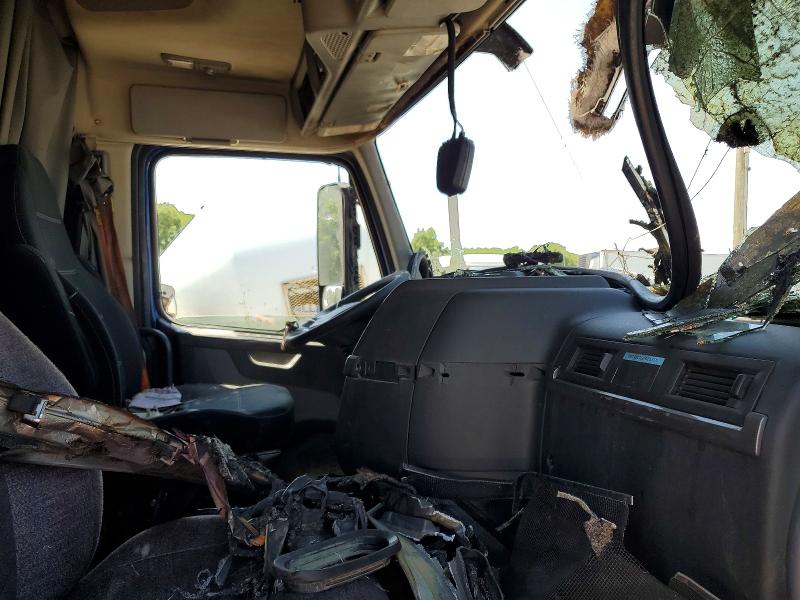 2020 Volvo Vnr VIN 4V4WC9EGXLN251390 COPART salvage auction — BURN, In - Cert Of Title-Salvage Title, sold $500 on 2026-08-10 (photo 5)