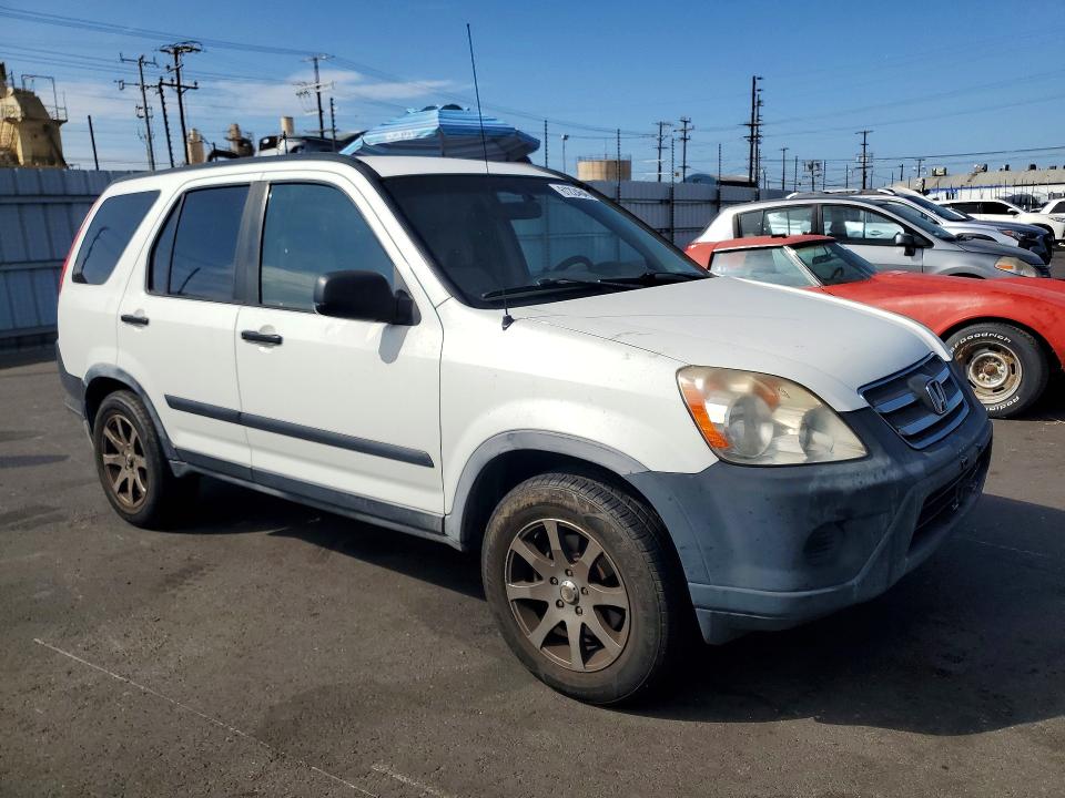 2005 Honda Cr-v VIN JHLRD68565C003931 COPART salvage auction — MINOR DENT/SCRATCHES, Ca - Dis/Dlr/Exp Only Clean Title, sold $500 on 2026-07-22 (photo 4)