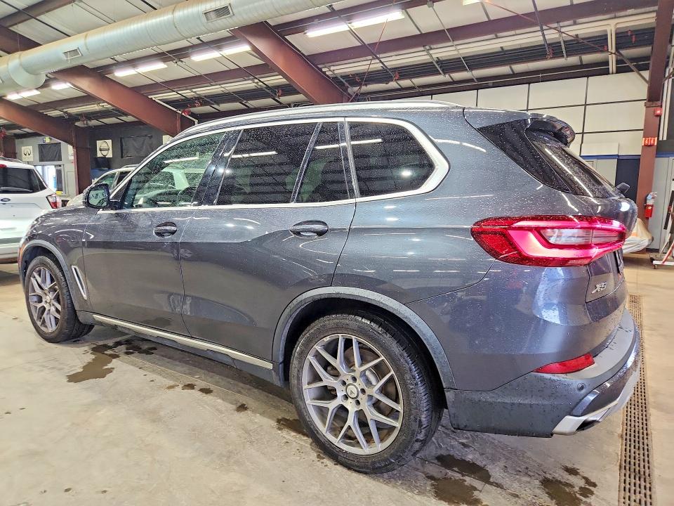 2019 BMW X5 VIN 5UXCR6C59KLL31284 COPART salvage auction — MINOR DENT/SCRATCHES, NJ - CERTIFICATE OF TITLE (P), sold $18,500 on 2026-07-30 (photo 2)