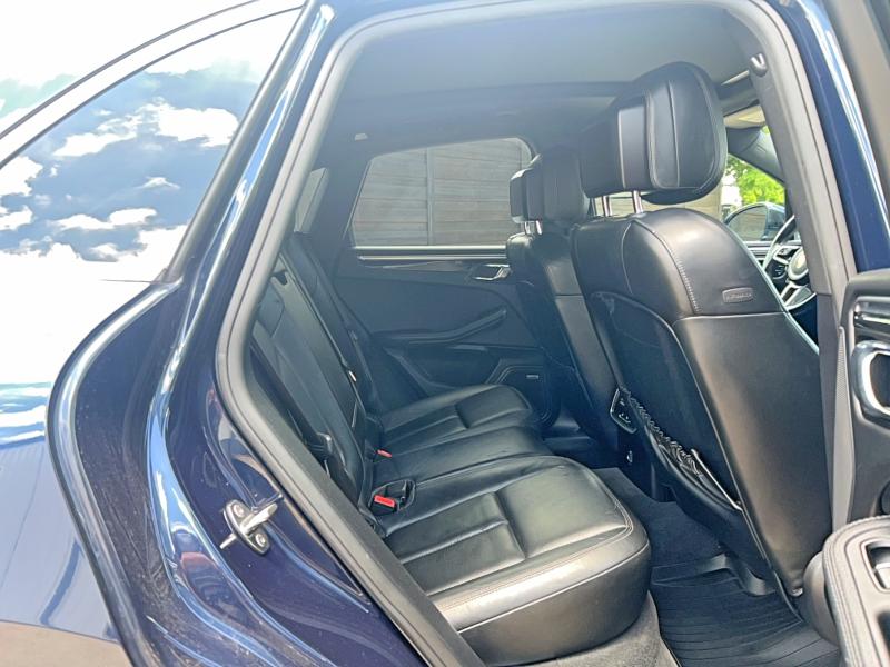 2018 Porsche Macan VIN WP1AB2A5XJLB34419 COPART salvage auction — MINOR DENT/SCRATCHES, Tx - Certificate Of Title (P), sold $6,100 on 2026-07-21 (photo 6)