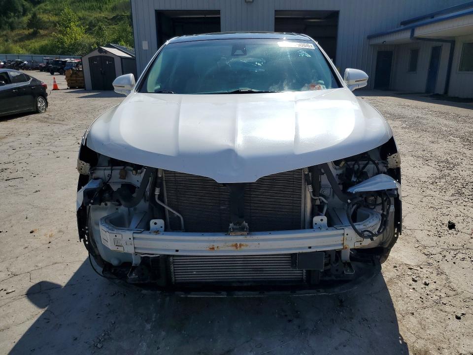 2016 Lincoln Mkx VIN 2LMTJ8LPXGBL49712 COPART salvage auction — FRONT END, Wv - Salvage Certificate, sold $475 on 2026-09-03 (photo 5)