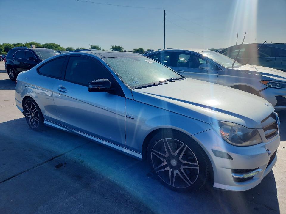 2013 Mercedes-benz C-klasse VIN WDDGJ4HB9DG030562 COPART salvage auction — MINOR DENT/SCRATCHES, Salvage Title, sold $175 on 2026-07-16 (photo 4)