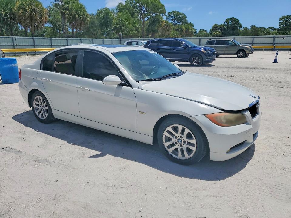 2006 BMW 3 series VIN WBAVB13536PT16275 COPART salvage auction — MECHANICAL, FL - CERTIFICATE OF TITLE, sold $650 on 2026-07-17 (photo 4)