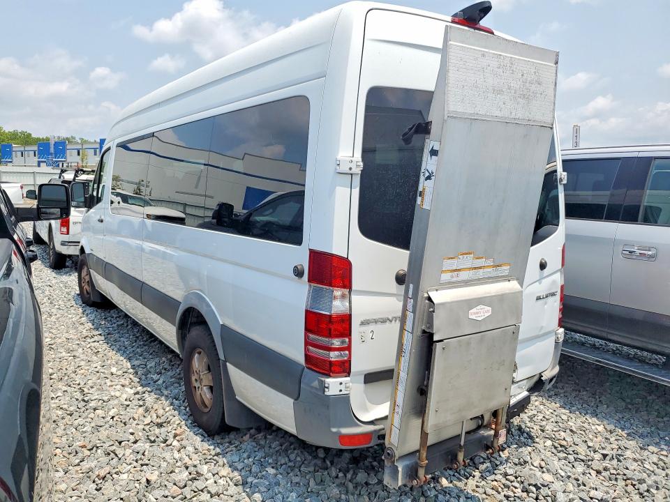2015 Mercedes-benz Sprinter VIN WDZPE8DC4FP140958 COPART salvage auction — REAR END, FL - CERTIFICATE OF TITLE, sold $4,100 on 2026-08-10 (photo 2)