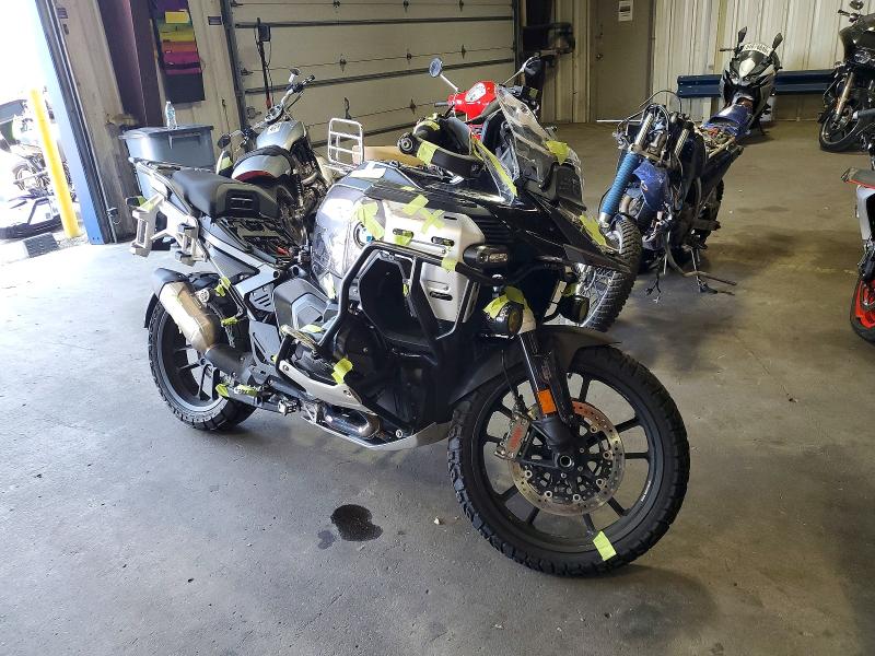 2025 BMW R VIN WB10M3307S6L38476 — COPART salvage auction photo