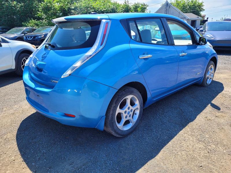 2011 Nissan Leaf VIN JN1AZ0CP9BT007472 COPART salvage auction — MINOR DENT/SCRATCHES, ON - PERMIT NO BRAND - UNFIT (P), sold $125 on 2026-07-28 (photo 4)