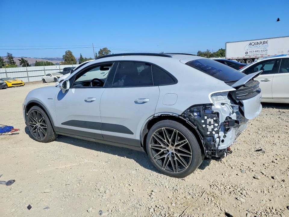 2024 Porsche Macan VIN WP1AA2XA8RL001464 COPART salvage auction — REAR END, CA - SALVAGE CERTIFICATE, sold $40,500 on 2026-08-11 (photo 2)