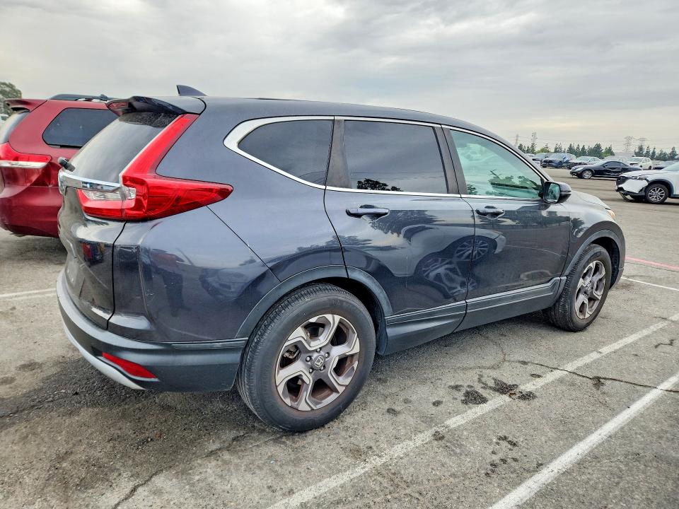 2017 Honda Cr-v VIN 7FARW1H57HE015771 COPART salvage auction — MINOR DENT/SCRATCHES, Ca - Dis/Dlr/Exp Only Clean Title (P), sold $7,400 on 2026-07-30 (photo 3)
