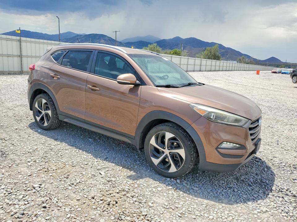 2016 Hyundai Tucson VIN KM8J33A20GU046729 COPART salvage auction — MINOR DENT/SCRATCHES, UT - CERTIFICATE OF TITLE, sold $3,700 on 2026-07-24 (photo 4)