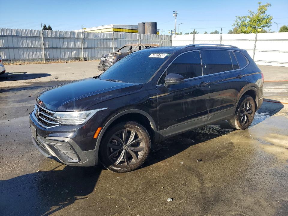 2022 Volkswagen Tiguan VIN 3VV2B7AX1NM019122 COPART salvage auction — NORMAL WEAR, CA - CERTIFICATE OF TITLE, sold $11,600 on 2026-08-11 (photo 1)