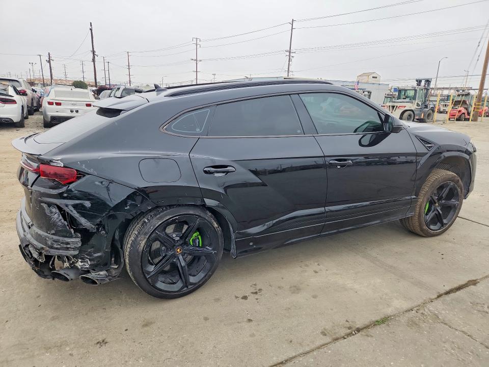 2019 Lamborghini Urus VIN ZPBUA1ZL6KLA04680 COPART salvage auction — REAR END, Tx - Salvage Title-Flood Damage, sold $87,500 on 2026-07-29 (photo 3)