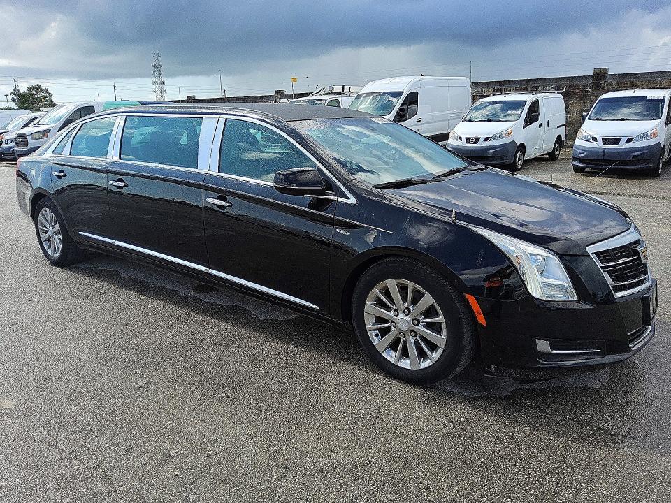 2017 Cadillac Xts VIN 2GEXG6U38H9550184 COPART salvage auction — MINOR DENT/SCRATCHES, Fl - Certificate Of Title, sold $6,100 on 2026-07-30 (photo 4)