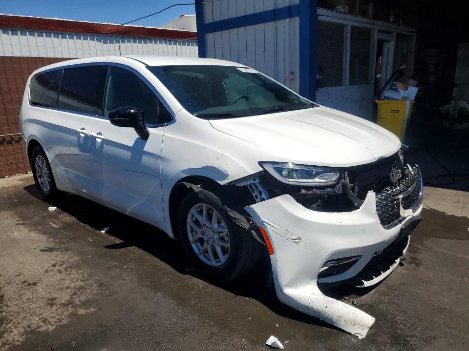 2026 Chrysler Pacifica VIN 2C4RC1BG8TR201802 COPART salvage auction — FRONT END, CA - CERTIFICATE OF TITLE, sold $15,800 on 2026-07-27 (photo 4)