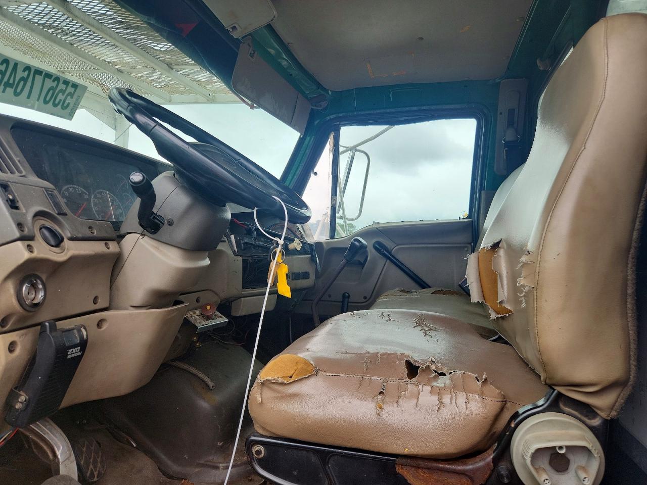 2002 Sterling Truck VIN 2FZAAKCS22AK02469 COPART salvage auction — Minor Dent/Scratches, NJ - CERTIFICATE OF TITLE, sold $525 on 2026-09-18 (photo 5)