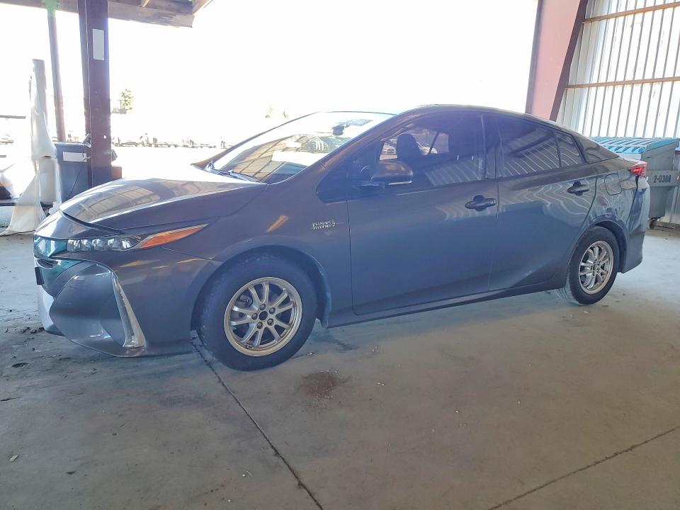 2018 Toyota Prius prime VIN JTDKARFP0J3081385 — COPART salvage auction photo