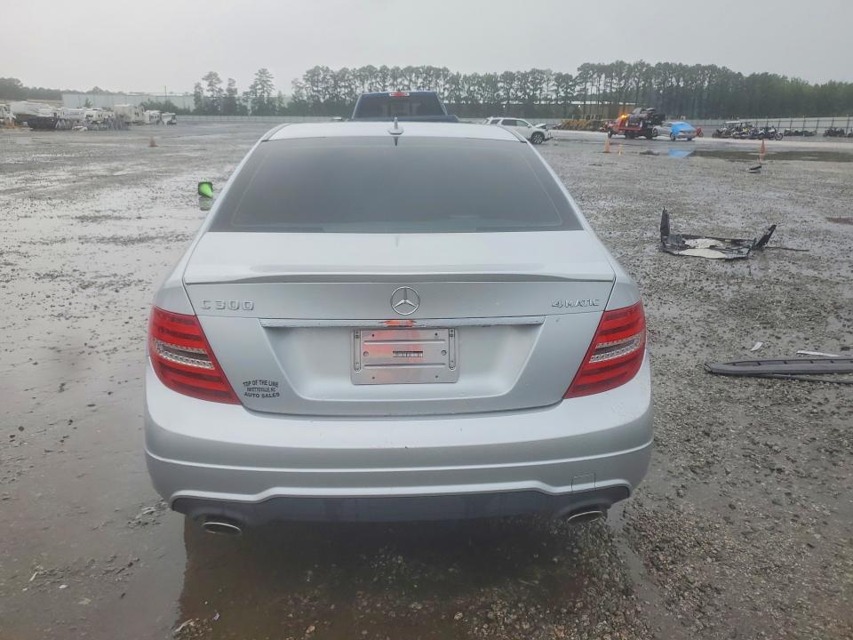 2013 Mercedes-benz C-klasse VIN WDDGF8AB2DR256563 COPART salvage auction — MECHANICAL, Nc - Dealer Only Clean Title, sold $225 on 2026-08-03 (photo 6)