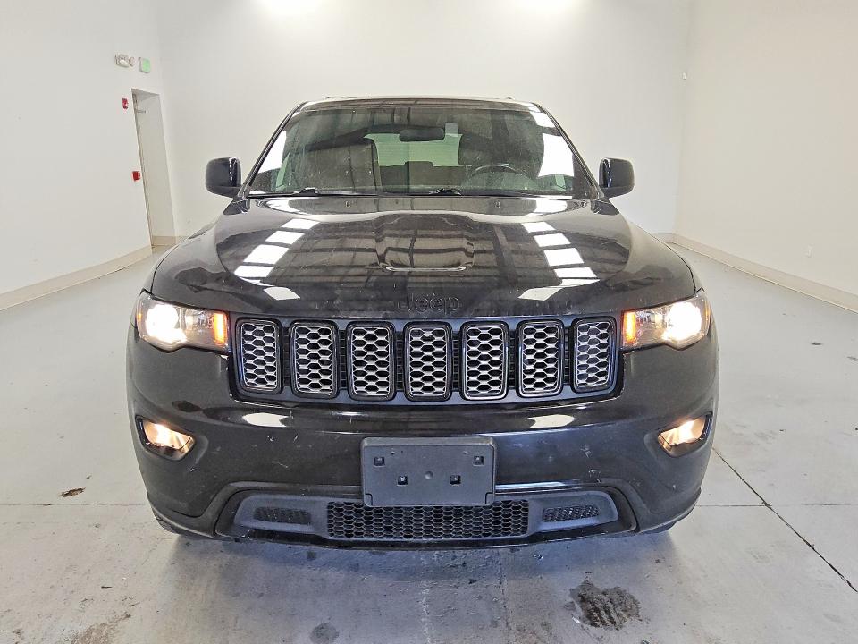 2021 Jeep Grand cherokee VIN 1C4RJFAG0MC588005 COPART salvage auction — MINOR DENT/SCRATCHES, Wv - Certificate Of Title, sold $100 on 2026-07-28 (photo 5)