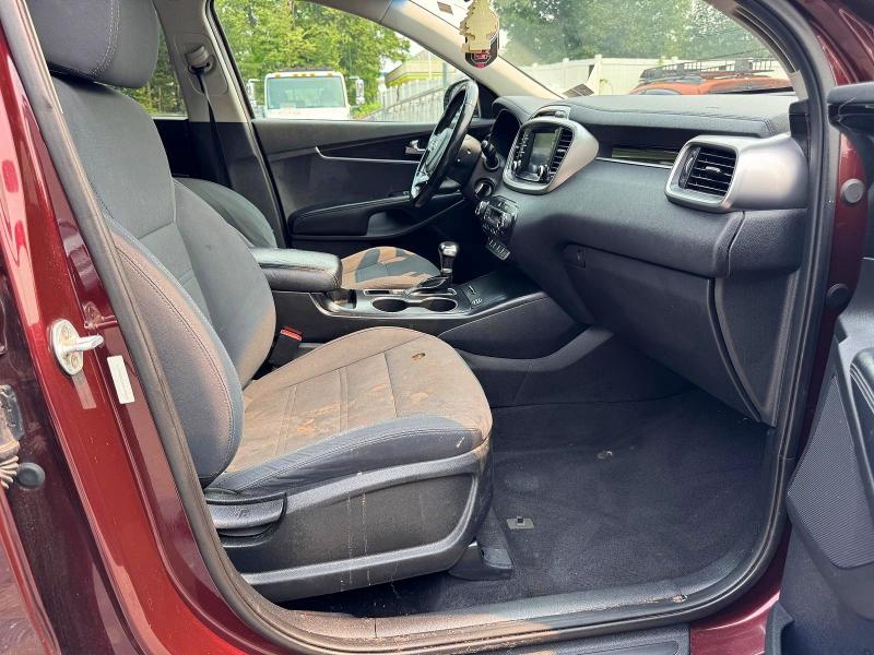 2019 Kia Sorento VIN 5XYPGDA30KG439805 COPART salvage auction — MINOR DENT/SCRATCHES, Nj - Certificate Of Title, sold $4,400 on 2026-07-30 (photo 9)