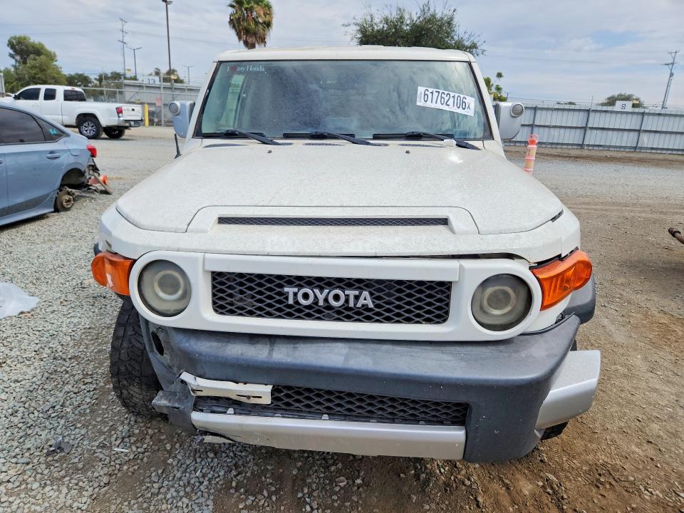 2014 Toyota Fj cruiser VIN JTEBU4BF9EK190488 COPART salvage auction — FRONT END, CA - SALVAGE CERTIFICATE, sold $800 on 2026-07-24 (photo 5)