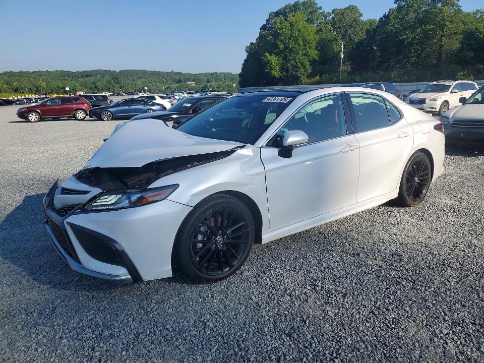 2021 Toyota Camry VIN 4T1K61AK7MU610744 COPART salvage auction — FRONT END, Nc - Salvage Certificate Of Title, sold $9,700 on 2026-08-09 (photo 1)