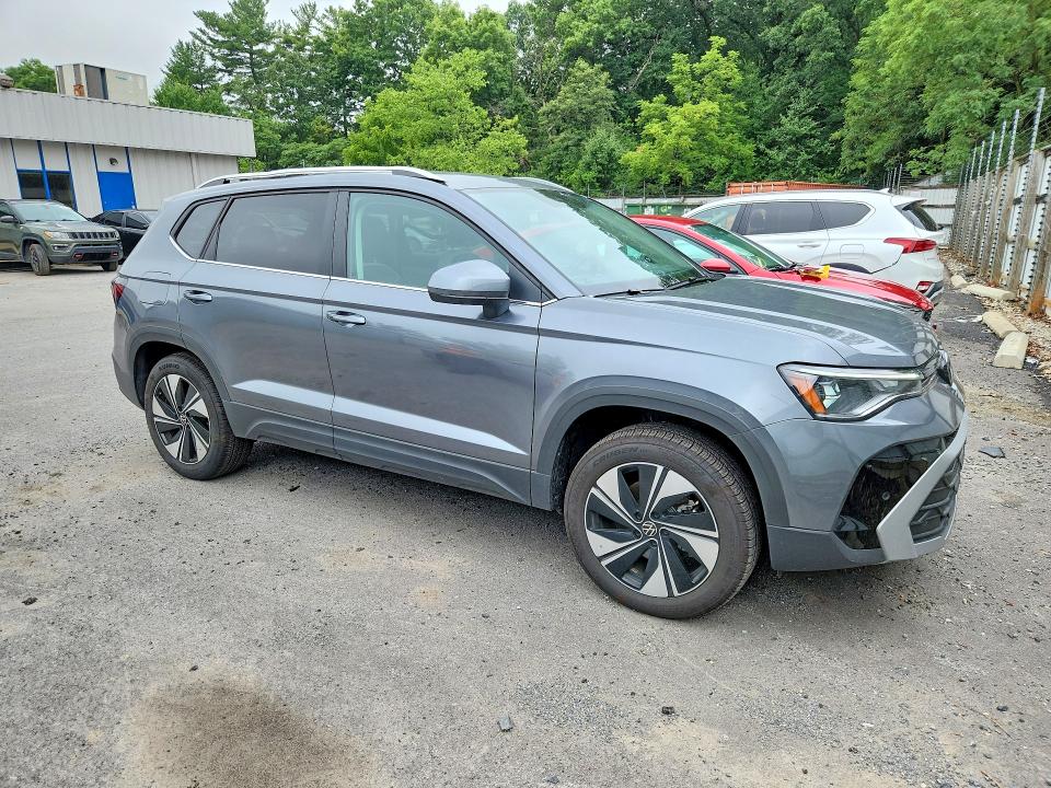2026 Volkswagen Taos VIN 3VVUC7B26TM035323 COPART salvage auction — ROOF, LA - CERTIFICATE OF TITLE, sold $13,400 on 2026-07-20 (photo 4)