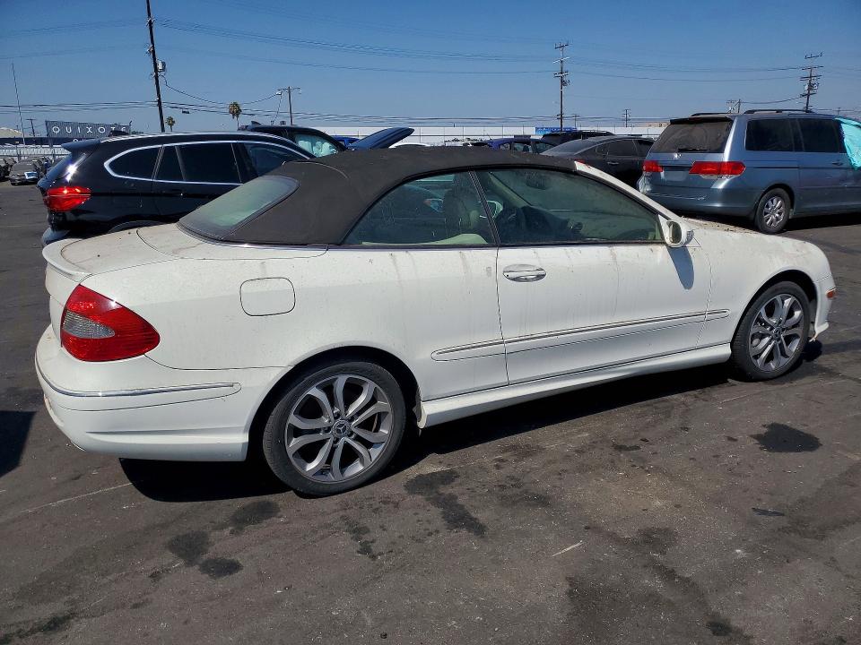 2007 Mercedes-benz Clk-klasse VIN WDBTK72F27T082807 COPART salvage auction — MINOR DENT/SCRATCHES, CA - DIS/DLR/EXP ONLY CLEAN TITLE, sold $650 on 2026-07-22 (photo 3)