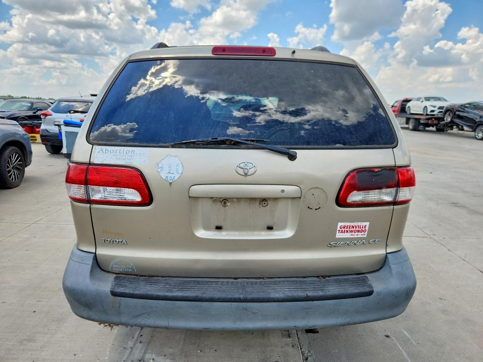 2001 Toyota Sienna VIN 4T3ZF19C01U400002 COPART salvage auction — SIDE, TX - CERT OF TITLE-REBUILT SALVAGE, sold $175 on 2026-07-09 (photo 6)