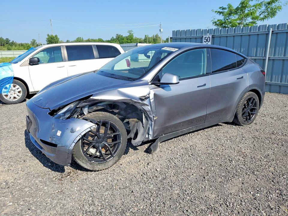 2025 Tesla Model y VIN 7SAYGDEE9SF275268 COPART salvage auction — SIDE, ON - PERMIT NO BRAND - UNFIT, sold $9,500 on 2026-07-23 (photo 1)