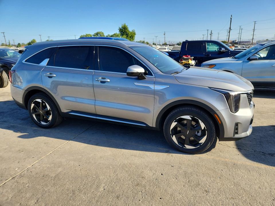 2025 Kia Sorento VIN KNDRH4JG5S5372734 COPART salvage auction — REAR END, Ca - Salvage Certificate, sold $16,700 on 2026-07-15 (photo 4)