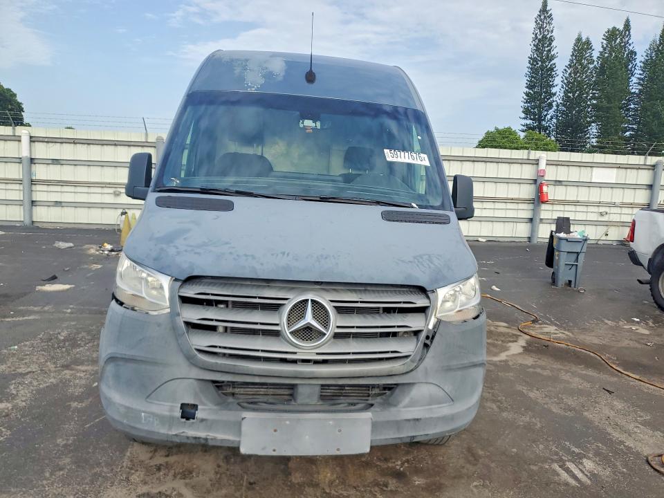 2019 Mercedes-benz Sprinter VIN WD4PF1CD5KP141020 COPART salvage auction — FRONT END, Fl - Certificate Of Title, sold $10,300 on 2026-07-29 (photo 5)