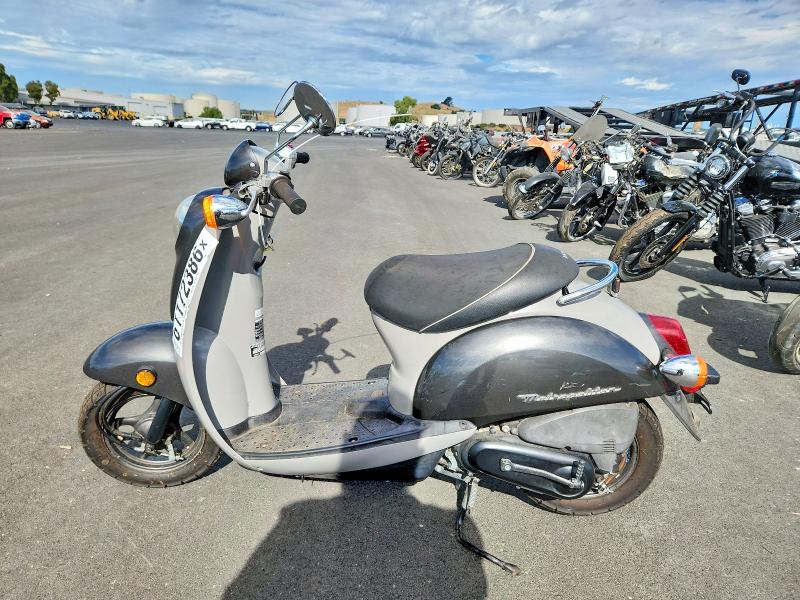 2009 Honda Chf50 VIN JH2AF606X9K500671 COPART salvage auction — MINOR DENT/SCRATCHES, CA - DIS/DLR/EXP ONLY CLEAN TITLE, sold $10 on 2026-07-27 (photo 3)