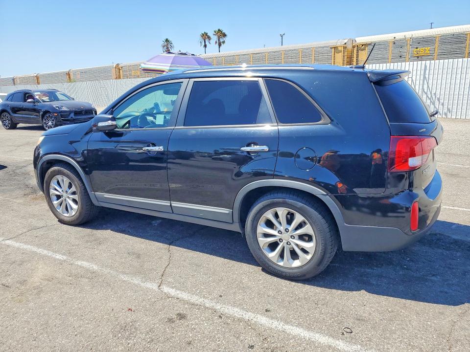 2015 Kia Sorento VIN 5XYKU4A72FG587790 COPART salvage auction — MECHANICAL, Ca - Dis/Dlr/Exp Only Clean Title, sold $100 on 2026-07-28 (photo 2)