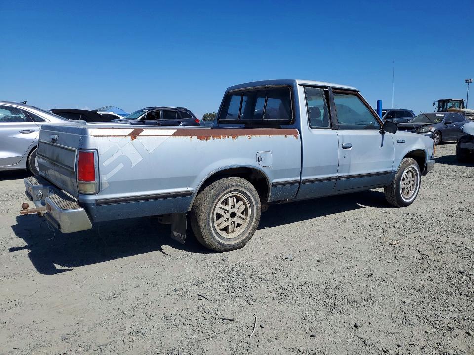 1985 Nissan 720 VIN JN6ND06S5FW016488 COPART salvage auction — MINOR DENT/SCRATCHES, Ca - Dis/Dlr/Exp Only Clean Title, sold $800 on 2026-07-16 (photo 3)