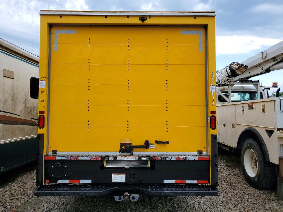 2022 Gmc Savana VIN 7GZ37TC7XNN002712 COPART salvage auction — MINOR DENT/SCRATCHES, In - Certificate Of Title, sold $2,100 on 2026-07-30 (photo 6)