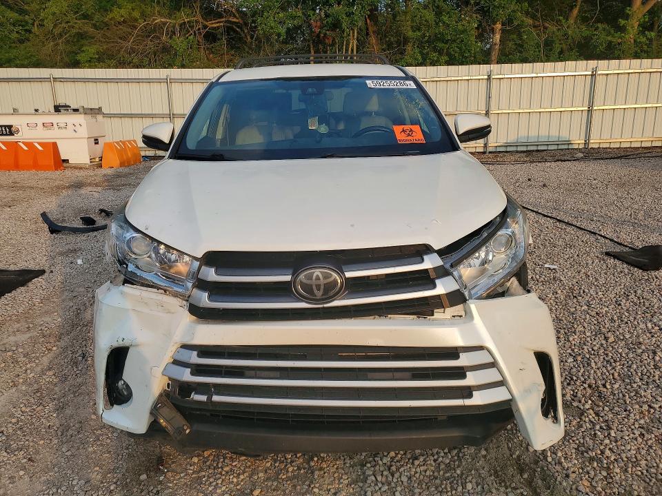 2017 Toyota Highlander VIN 5TDBZRFH4HS452610 COPART salvage auction — FRONT END, Nc - Salvage Certificate Of Title, sold $7,000 on 2026-08-21 (photo 5)