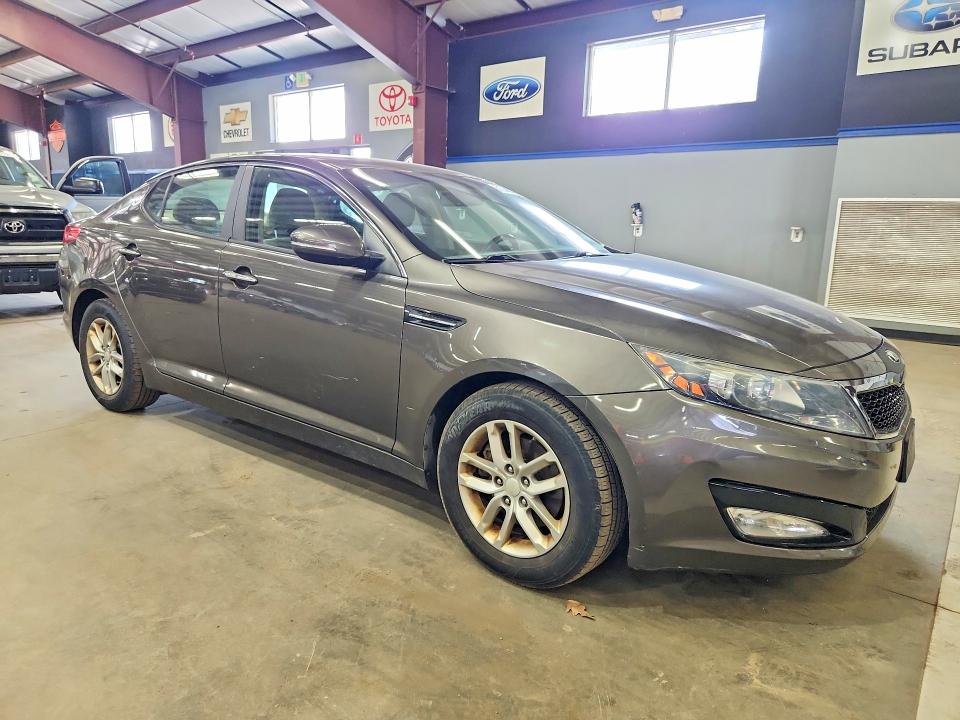 2013 Kia Optima VIN 5XXGM4A7XDG094561 COPART salvage auction — MINOR DENT/SCRATCHES, NY - CERTIFICATE OF TITLE, sold $550 on 2026-07-30 (photo 4)