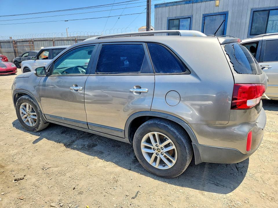 2014 Kia Sorento VIN 5XYKT4A62EG543295 COPART salvage auction — MINOR DENT/SCRATCHES, Salvage Title, sold $775 on 2026-07-20 (photo 2)