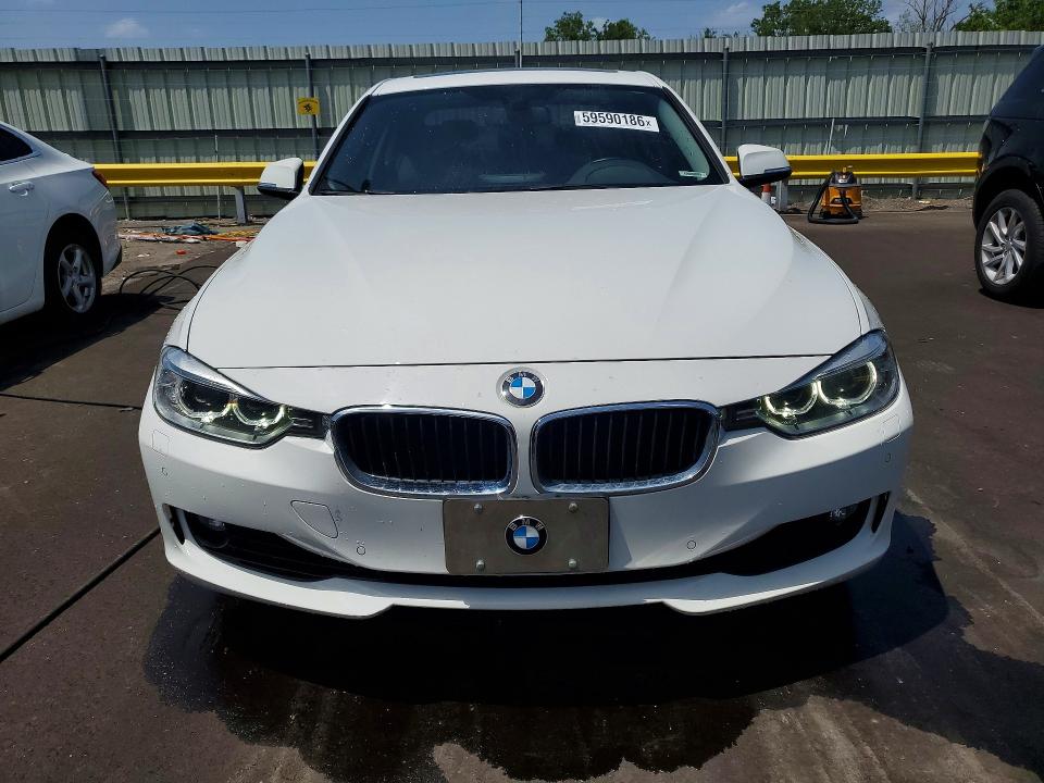 2015 BMW 3er VIN WBA3B5G53FNS18562 COPART salvage auction — MINOR DENT/SCRATCHES, Mi - Dealer Only Clean Title, sold $3,950 on 2026-07-10 (photo 5)