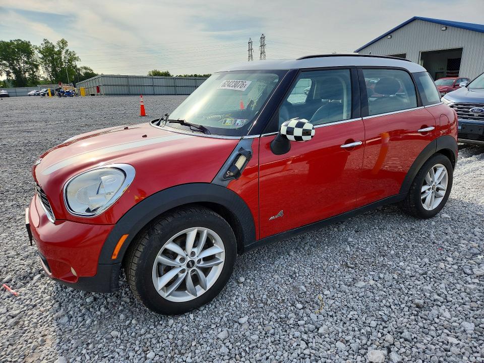 2013 Mini Cooper VIN WMWZC5C56DWP32457 COPART salvage auction — NORMAL WEAR, Va - Certificate Of Title, sold $450 on 2026-08-11 (photo 1)