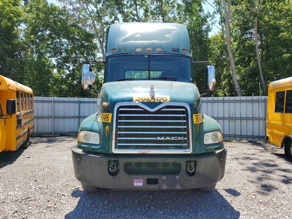 2017 Mack All other VIN 1M1AW01X3HM009794 COPART salvage auction — NORMAL WEAR, OK - CERTIFICATE OF TITLE (P), sold $2,550 on 2026-07-30 (photo 5)