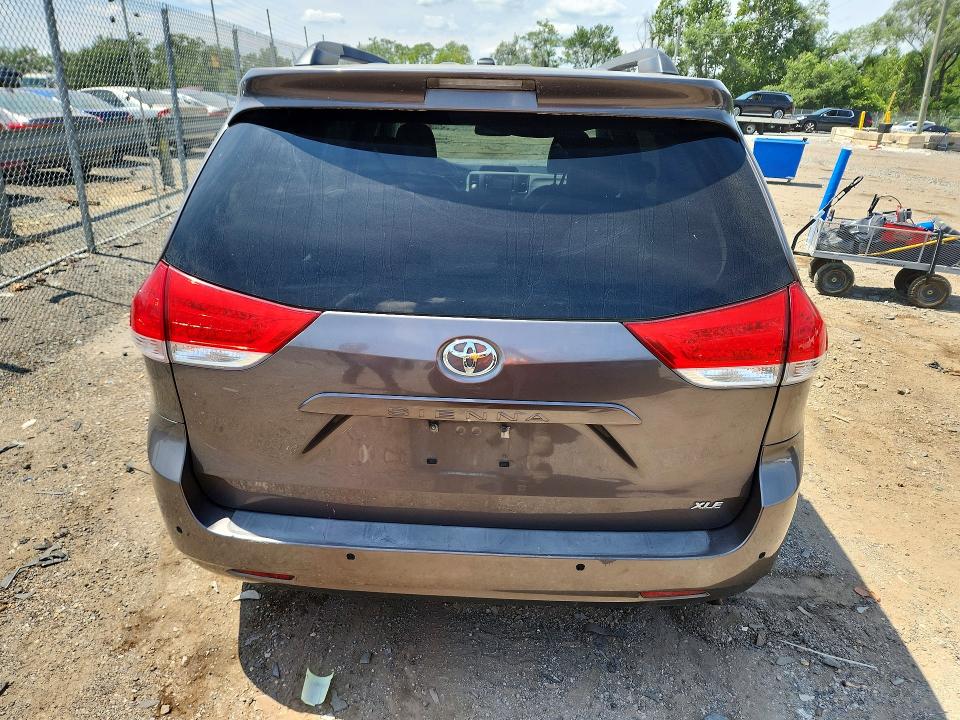 2012 Toyota Sienna VIN 5TDYK3DC7CS262747 COPART salvage auction — MINOR DENT/SCRATCHES, Md - Certificate Of Title, sold $275 on 2026-07-30 (photo 6)