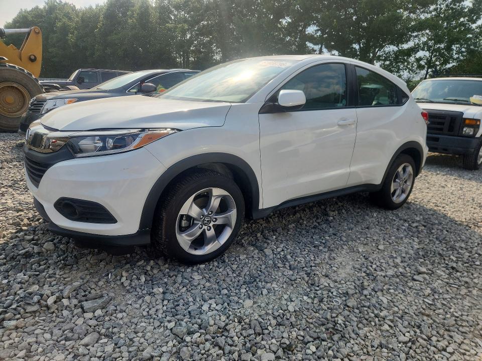 2020 Honda Hr-v VIN 3CZRU6H30LM711710 COPART salvage auction — MINOR DENT/SCRATCHES, MA - CERTIFICATE OF TITLE (P), sold $7,300 on 2026-08-21 (photo 1)