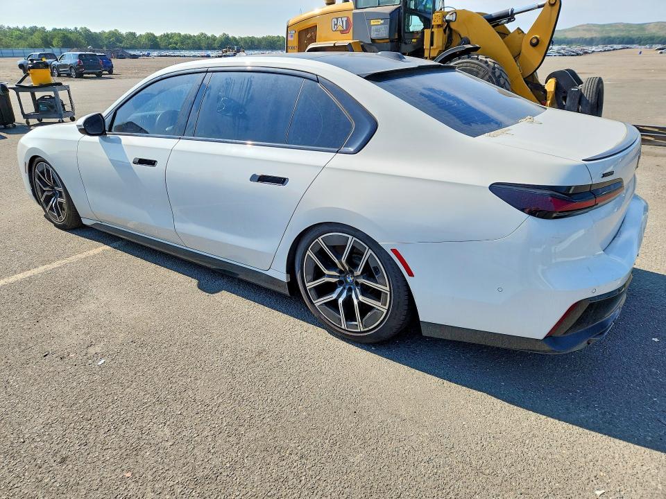 2024 BMW 7er VIN WBA33EJ08RCS63961 COPART salvage auction — VANDALISM, PA - CERT OF SALVAGE-THEFT, sold $28,750 on 2026-07-27 (photo 2)