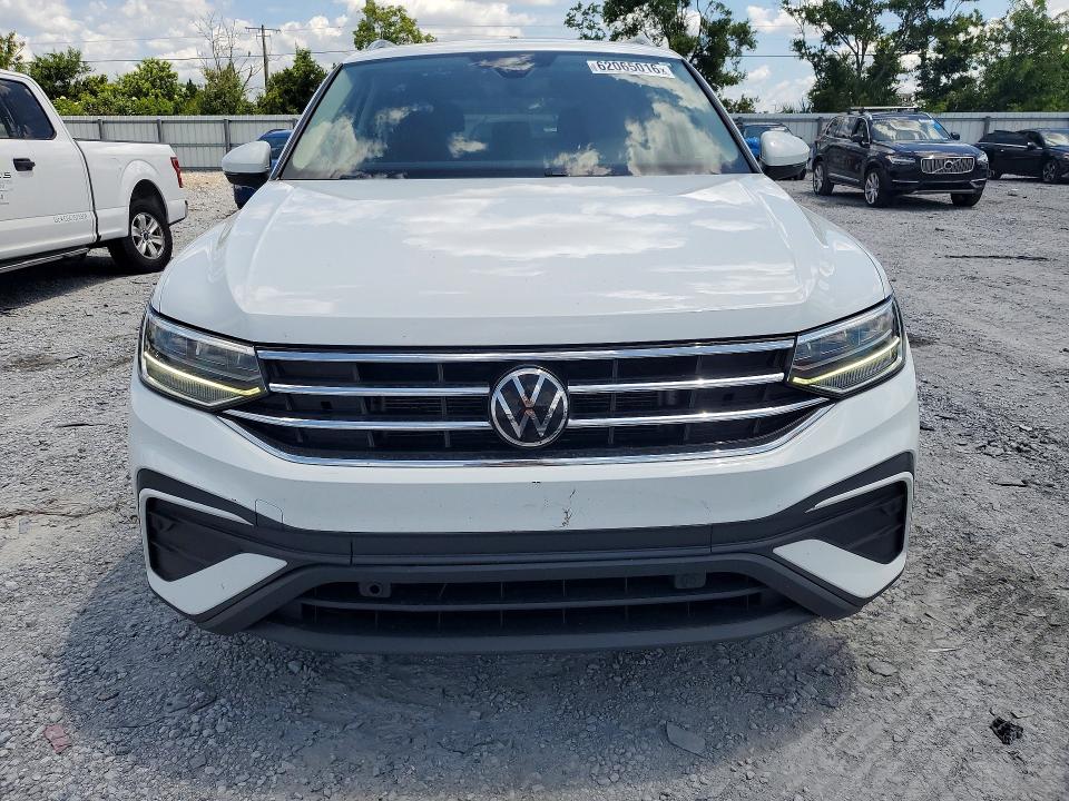 2022 Volkswagen Tiguan VIN 3VV3B7AX8NM167143 COPART salvage auction — REAR END, Salvage Title, sold $9,400 on 2026-08-21 (photo 5)