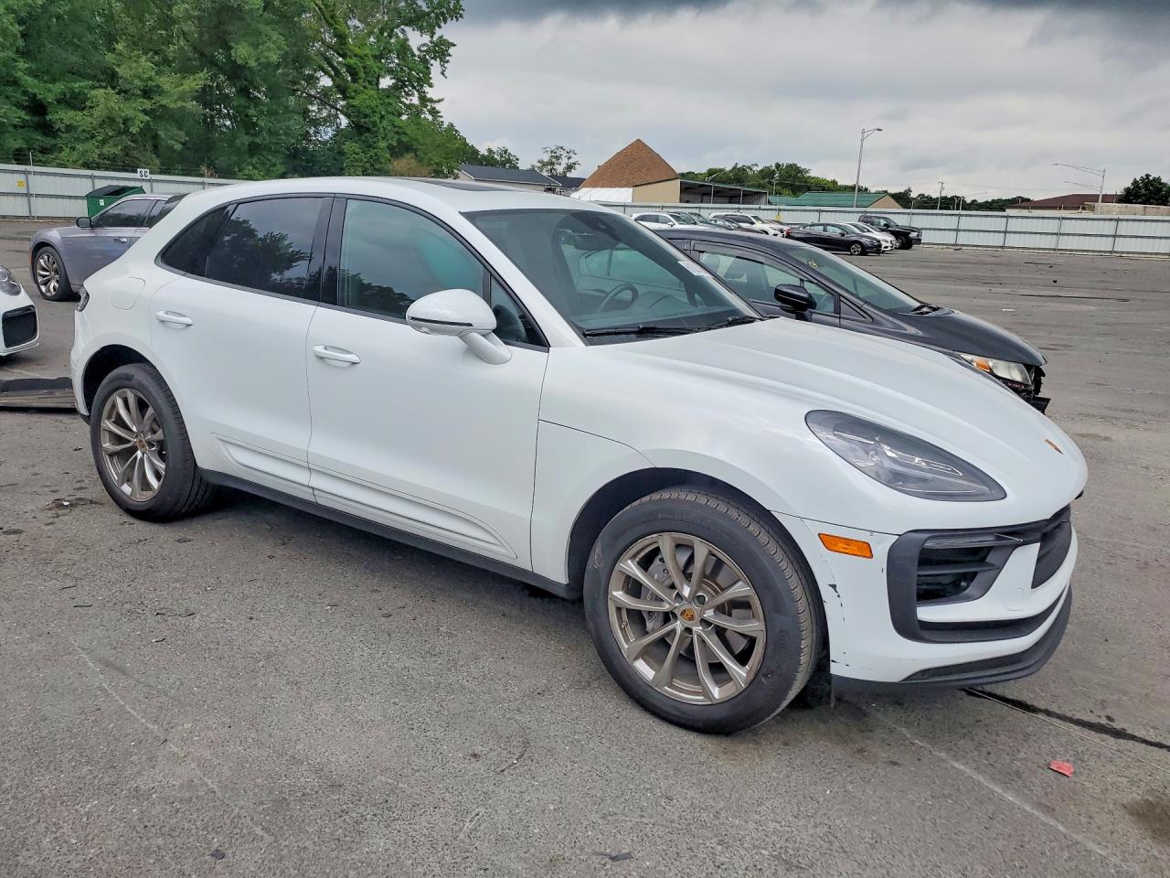 2023 Porsche Macan VIN WP1AA2A58PLB13032 COPART salvage auction — Water/Flood, NJ - CERT OF TITLE-SALVAGE FLOOD, sold $23,800 on 2026-08-13 (photo 4)